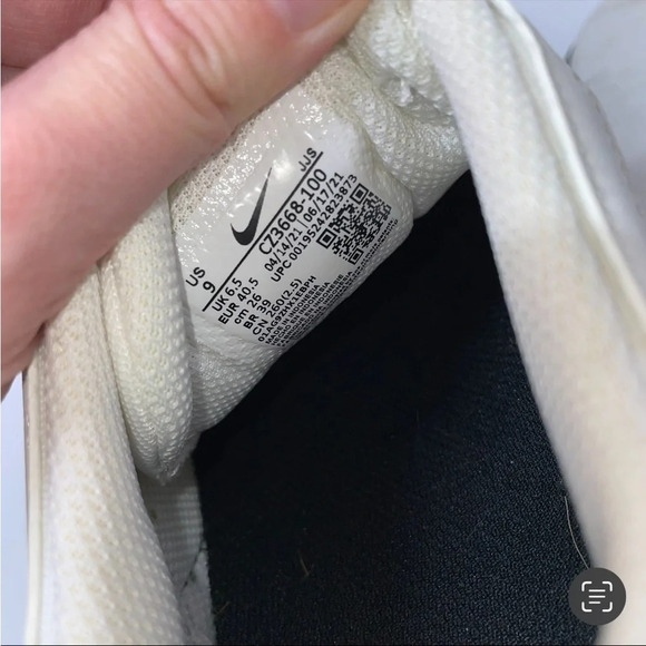 Nike Womens Legend Essential 2 Premium Training Shoes Size 9 - Picture 7 of 8